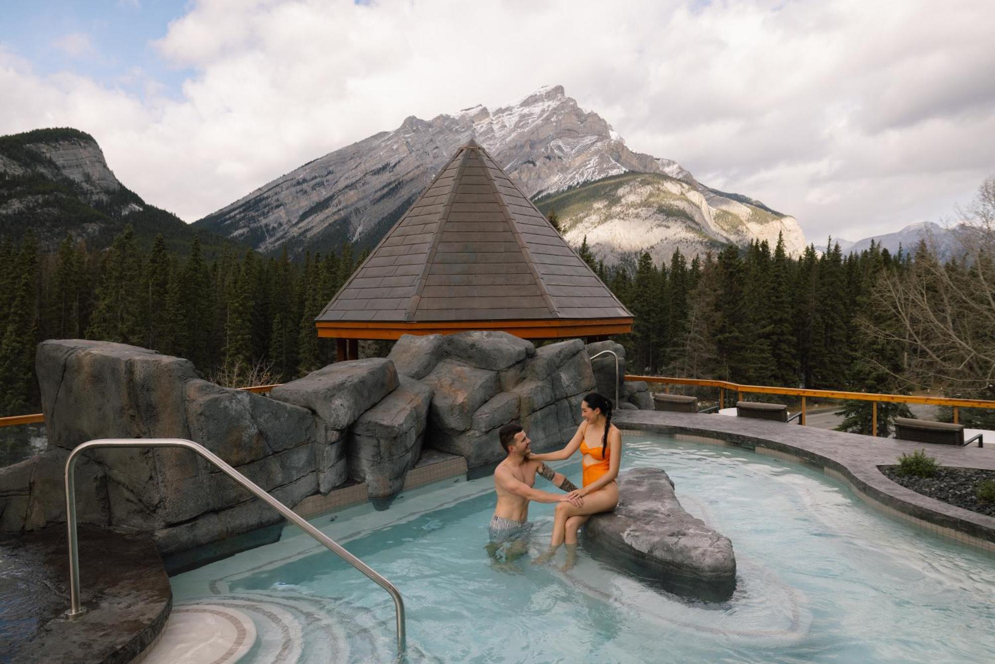 Hotel Canoe And Suites Banff Exterior foto